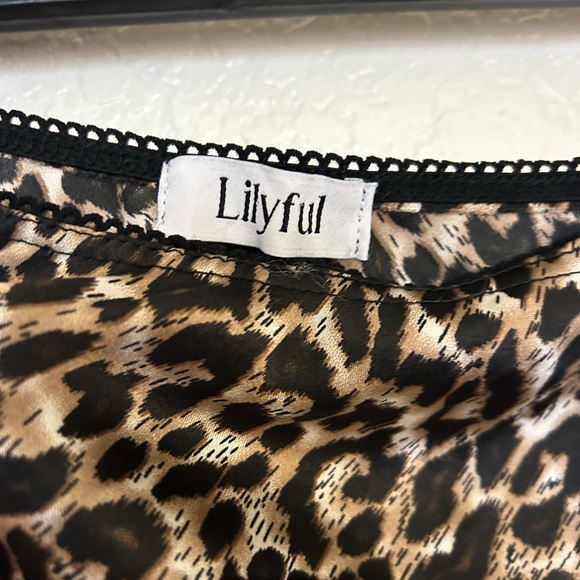 Lily Leopard Print Maxi Skirt. L. Fits like a Medium - Picture 4 of 5